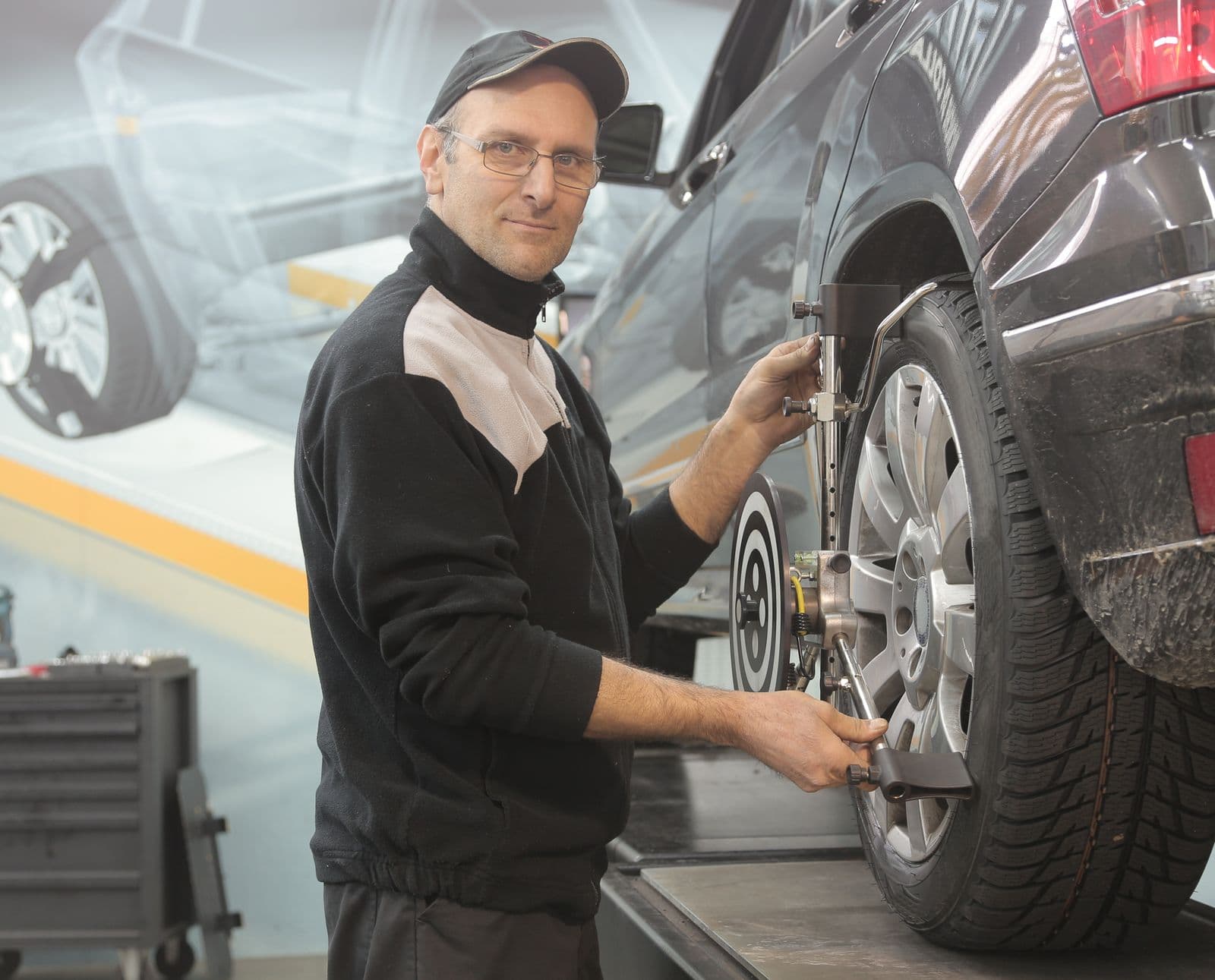 Fleet tire mounting and balancing in progress